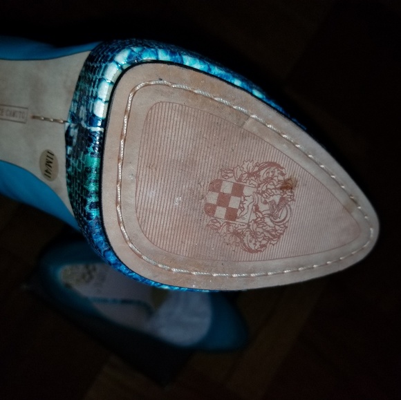 Vince Camuto Heels - Picture 3 of 6